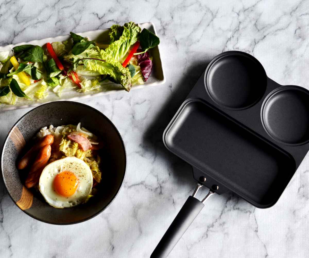 フライパン IH対応 仕切り付き 日本製 フッ素樹脂加工 まるまるしかくパン ( ガス火 IH 対応 片手鍋 炒め鍋 仕切り付き トリプルパン マルチパン お手入れ簡単 こびりつきにくい お弁当作り 時短 便利 調理器具 )