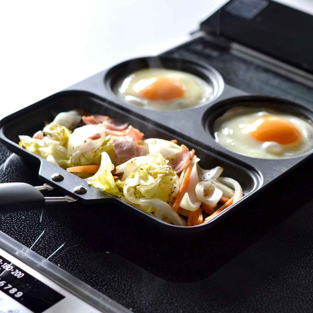 フライパン IH対応 仕切り付き 日本製 フッ素樹脂加工 まるまるしかくパン ( ガス火 IH 対応 片手鍋 炒め鍋 仕切り付き トリプルパン マルチパン お手入れ簡単 こびりつきにくい お弁当作り 時短 便利 調理器具 )