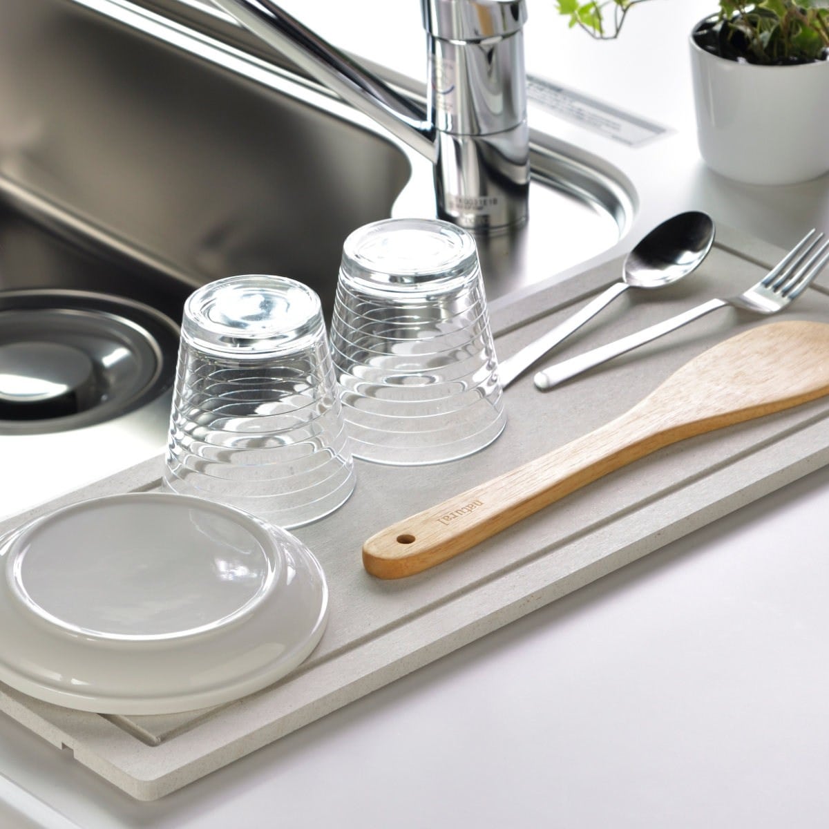 ビーワーススタイル KAWAKI モイストレイ スライドタイプ 幅52cm ( 水切りトレー 水切りラック シンク上 ステンレス 珪藻土 日本製 水切り モイストレー 吸水トレー 吸水 速乾 珪藻土トレー )