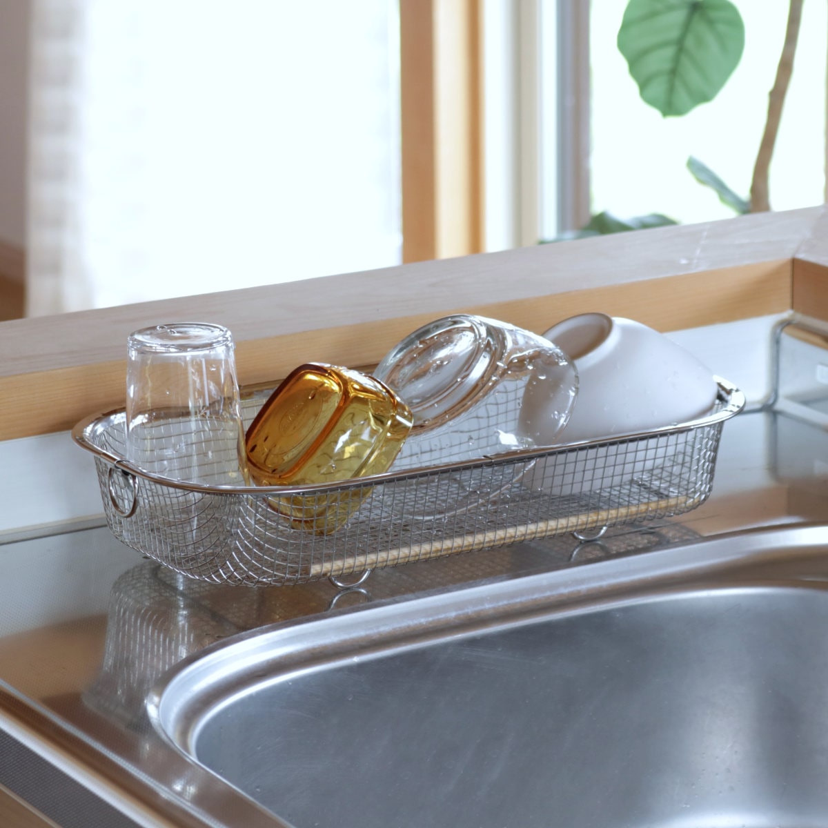 ビーワーススタイル すっきり暮らす水切りかご 浅型 ( 水切りラック 日本製 ステンレス 水切りかご 水切りカゴ 水切り シンク上 燕三条 食洗機対応 水切りバスケット 水切り籠 ざる ザル コンパクト スリム )