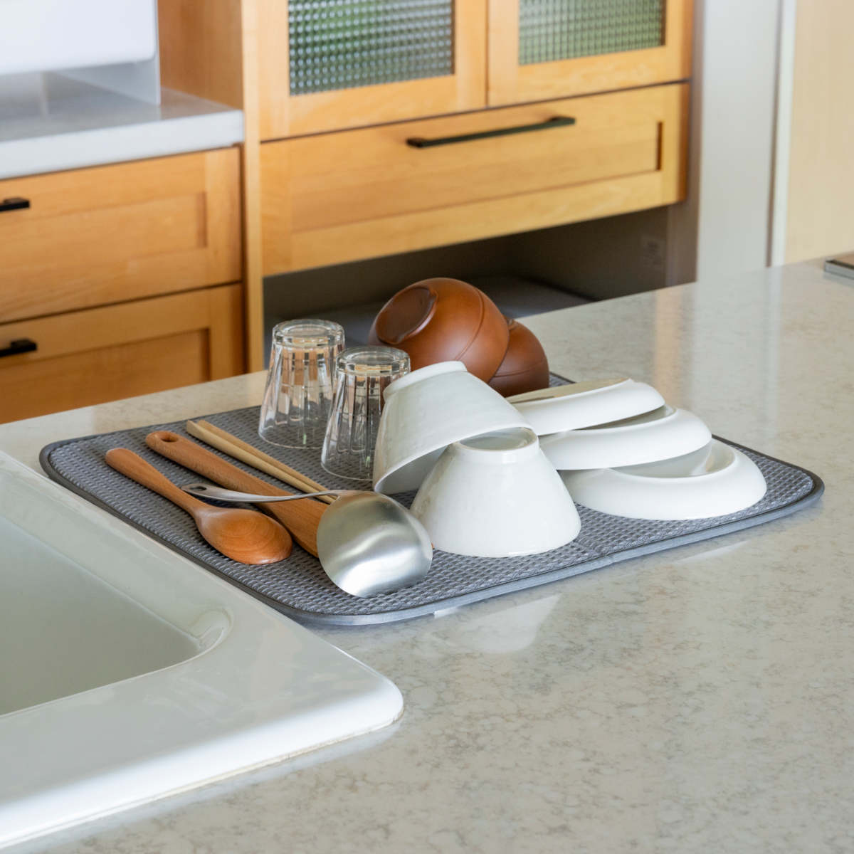 ビーワーススタイル すっきり暮らす水切りマット ( 水切りラック 大判 洗える 畳める 厚手 洗濯対応 吸水速乾マット 食器乾燥マット シンクマット キッチン )