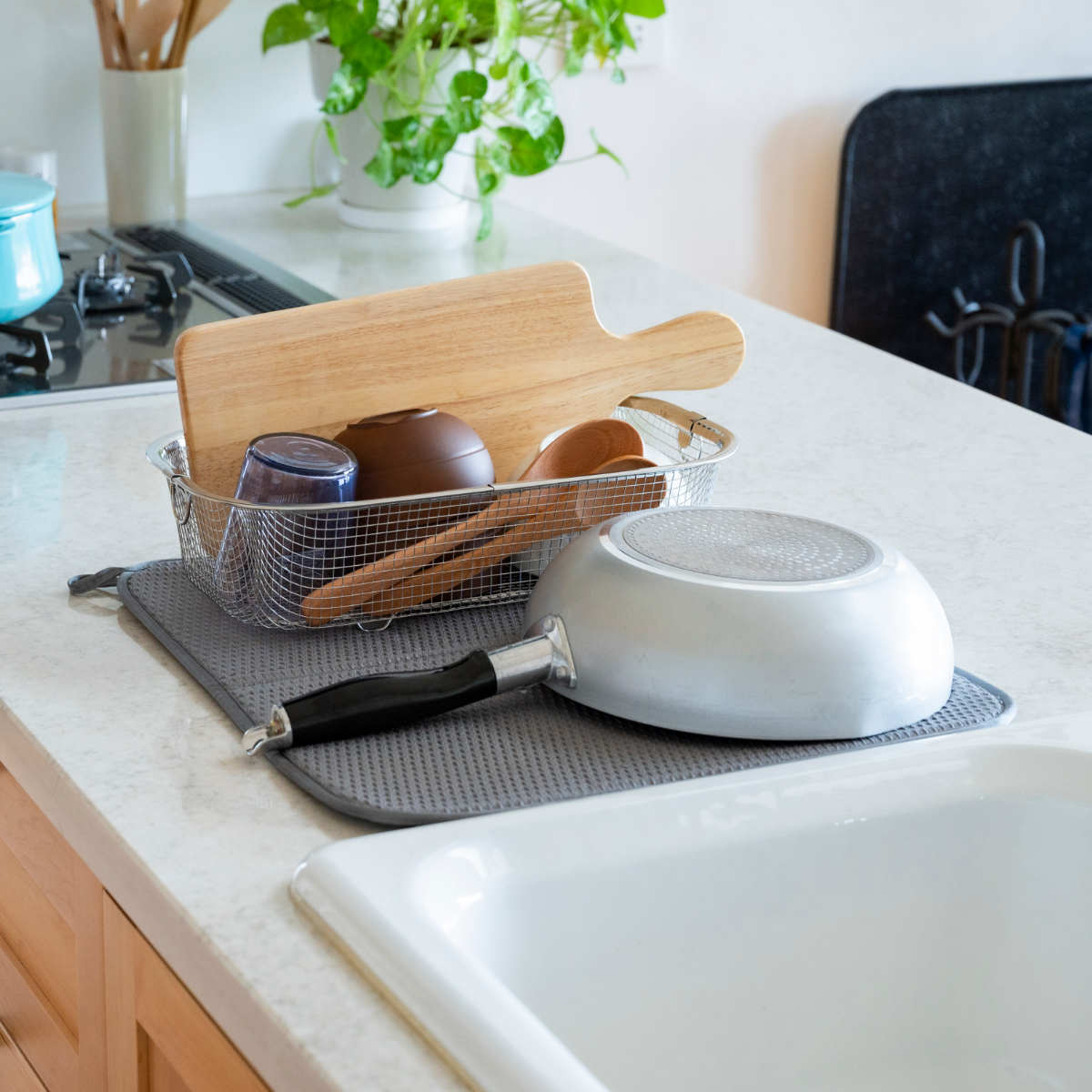 ビーワーススタイル すっきり暮らすセット 深型 水切りマット付き ( 水切りラック 日本製 ステンレス 水切りかご 水切り シンク上 食洗機対応 水切りカゴ 燕三条 水切りバスケット ざる ザル コンパクト )