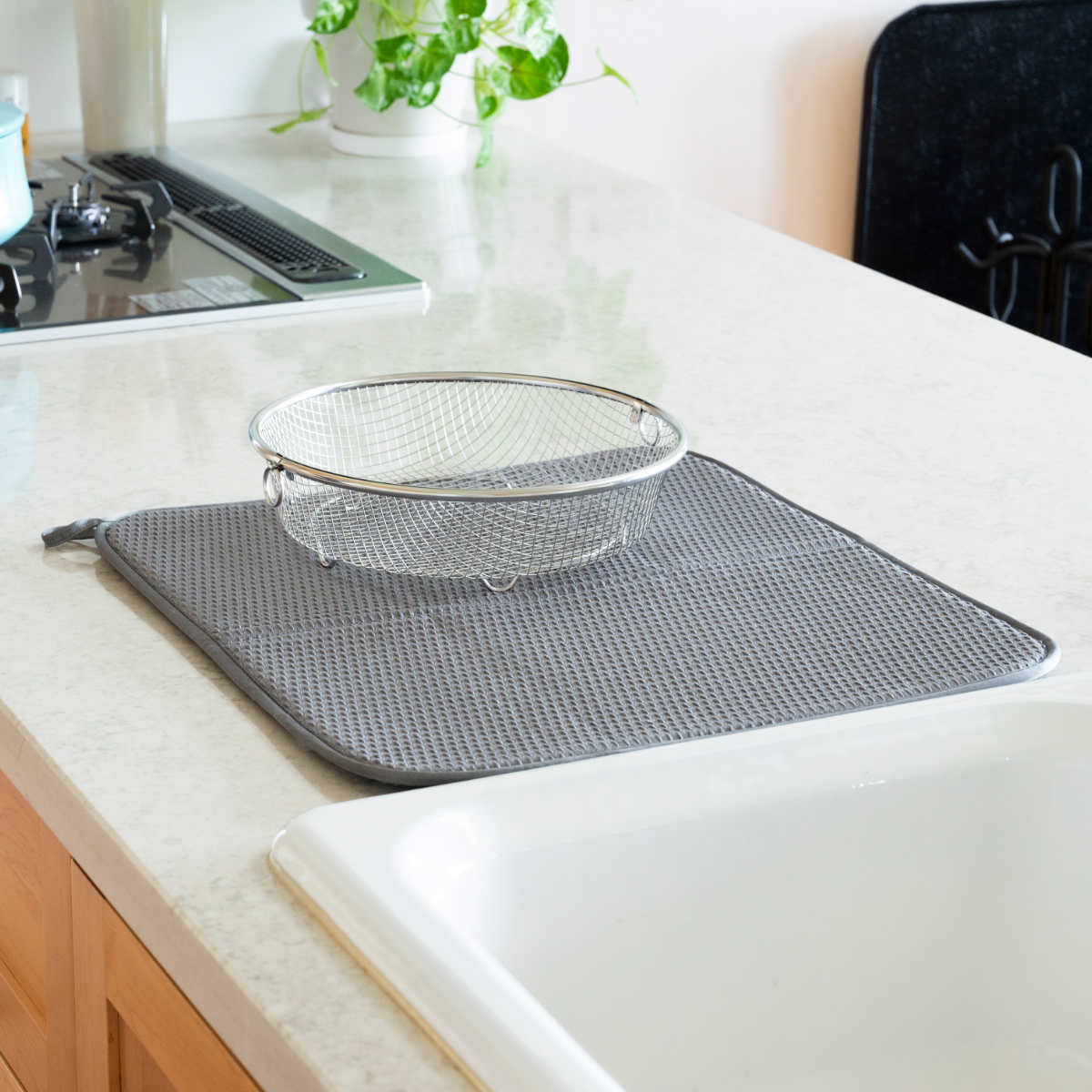 ビーワーススタイル すっきり暮らすセット まるい 浅型 水切りマット付き ( 水切りラック 日本製 ステンレス 水切り シンク上 食洗機対応 水切りかご 水切りカゴ 燕三条 ざる ザル コンパクト )