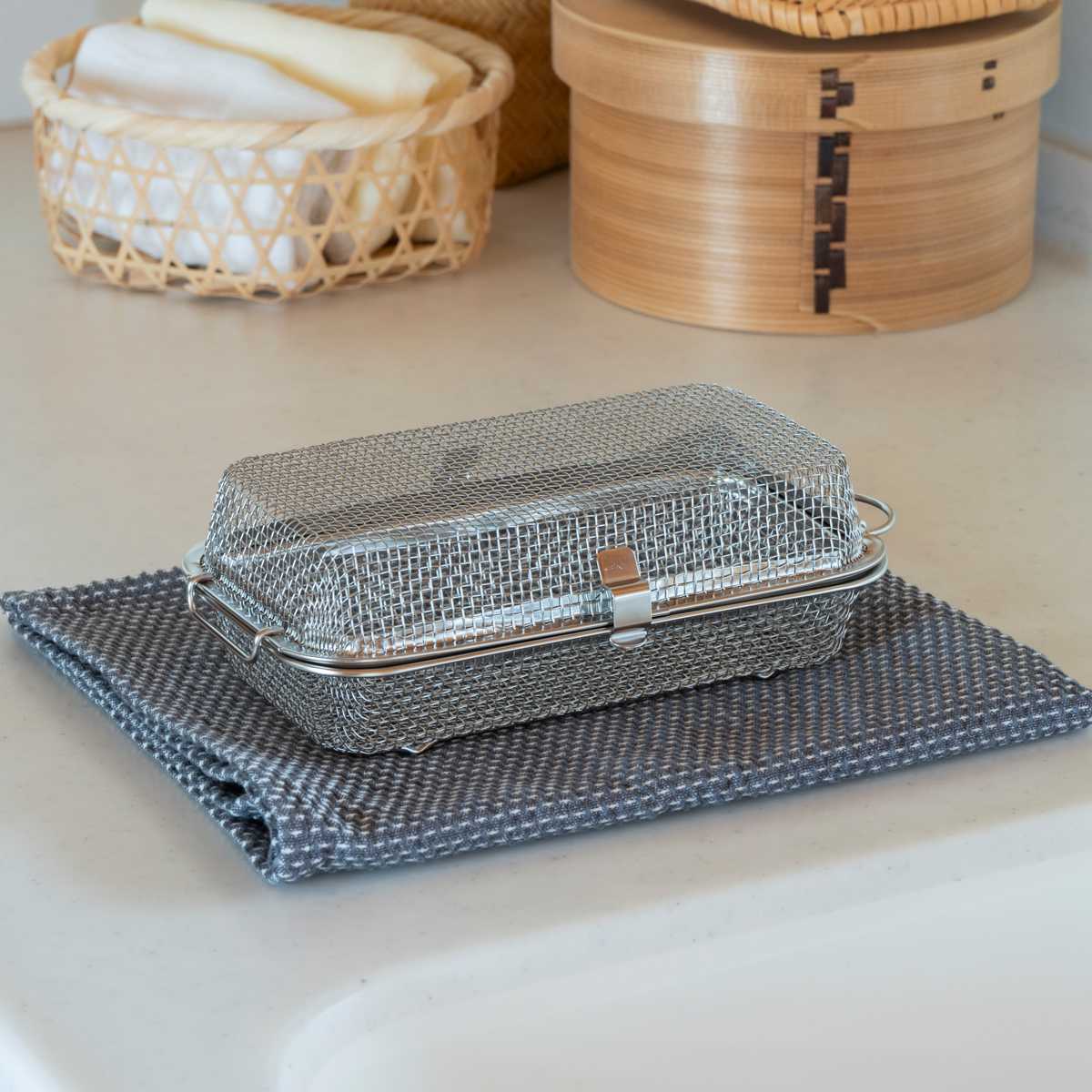 すっきり暮らす食洗機かご ( すっきり暮らす 食洗機 かご 水切り 食洗機用小物カゴ 日本製 ステンレス メッシュかご 小物洗い お弁当用品 カトラリー パッキン ピック シリコンカップ バラン ネット キッチン )