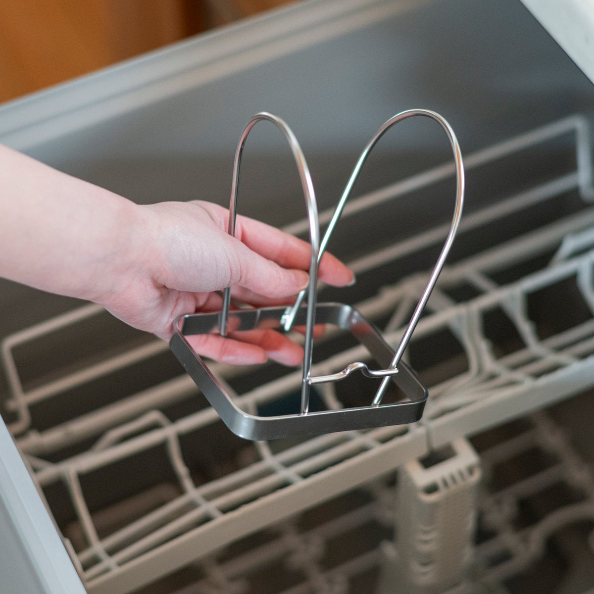ビーワーススタイル すっきり暮らす まな板スタンド ( ステンレス まな板立て まないた立て 日本製 水切り 鍋蓋スタンド 食洗機対応 まな板ラック まな板置き まな板 俎板 まないた 立て スタンド ラック 2枚 )