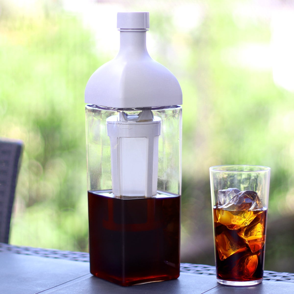 ハリオ カークコーヒーボトル 1L 8杯用 プラスチック ( HARIO 食洗機対応 冷水筒 水差し 麦茶ポット 水さし 日本製 横置き 縦置き コーヒーボトル 角型 熱湯 ストレーナー付き 水出し アイスコーヒー おしゃれ )