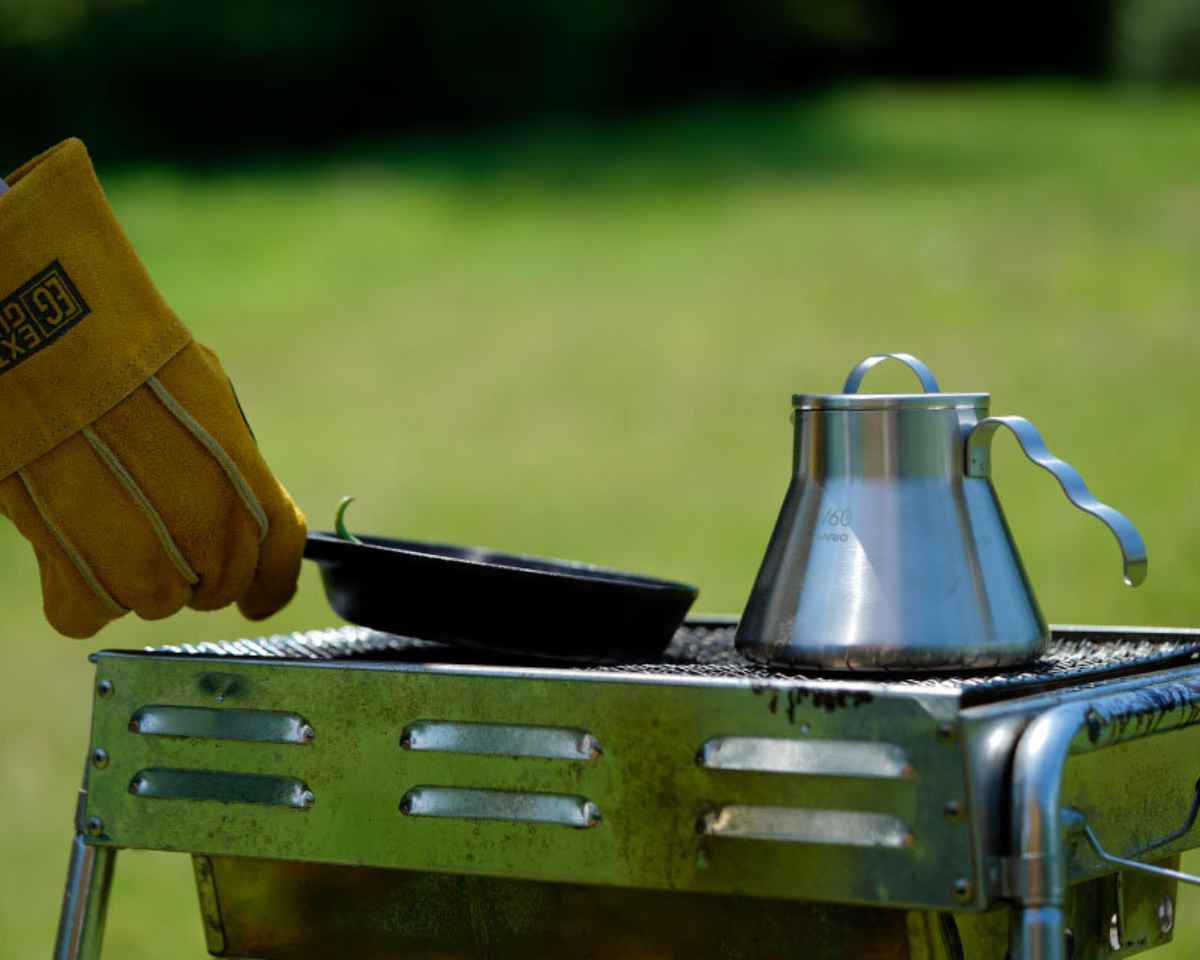 ハリオ メタルコーヒーサーバー V60 500ml ステンレス O-VCSM-50-HSV ( HARIO コーヒーサーバー 直火 コーヒーポット ティーポット アウトドア 自宅 家 コーヒー 珈琲 紅茶 お茶 三角 キャンプ おしゃれ )