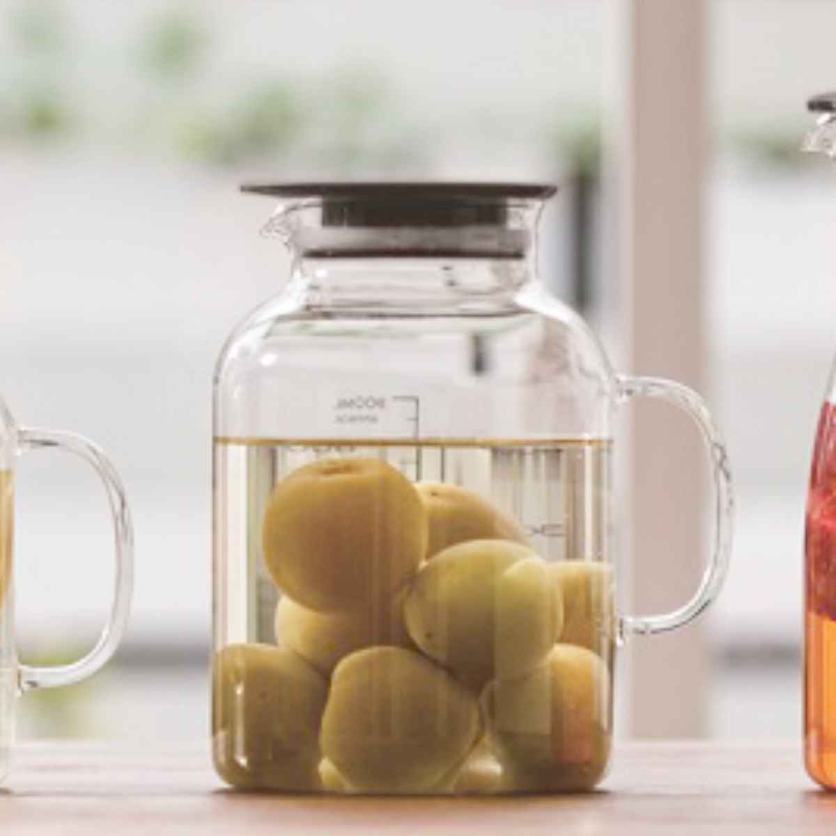 ハリオ 保存容器 1L ビネガーズフルーツポット1000 ( HARIO 耐熱ガラス ガラス ピッチャー 冷水筒 電子レンジ対応 食洗機対応 メモリ付き レシピ付き 冷水ポット フルーツビネガー 果実酒 ビネガードリンク 1000ml )