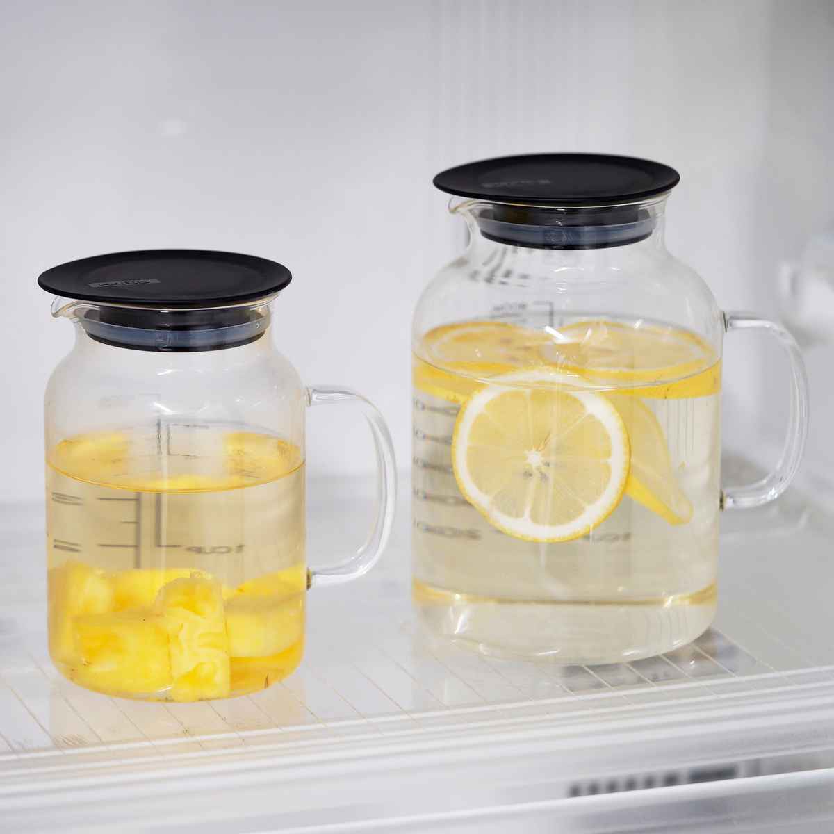 ハリオ 保存容器 1L ビネガーズフルーツポット1000 ( HARIO 耐熱ガラス ガラス ピッチャー 冷水筒 電子レンジ対応 食洗機対応 メモリ付き レシピ付き 冷水ポット フルーツビネガー 果実酒 ビネガードリンク 1000ml )