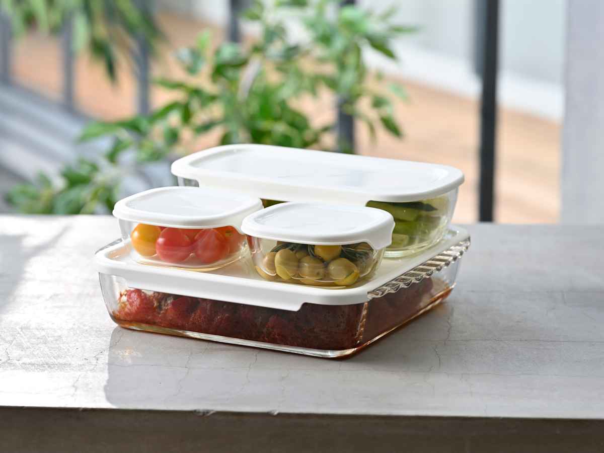 ハリオ 保存容器 250ml 900ml 2L スタッキング耐熱ガラスコンテナ スクエア 4個セット ( HARIO 耐熱ガラス ガラス 電子レンジ対応 食洗機対応 オーブン対応 日本製 耐熱容器 保存 容器 ガラス容器 食品保存 積み重ね 耐熱 )