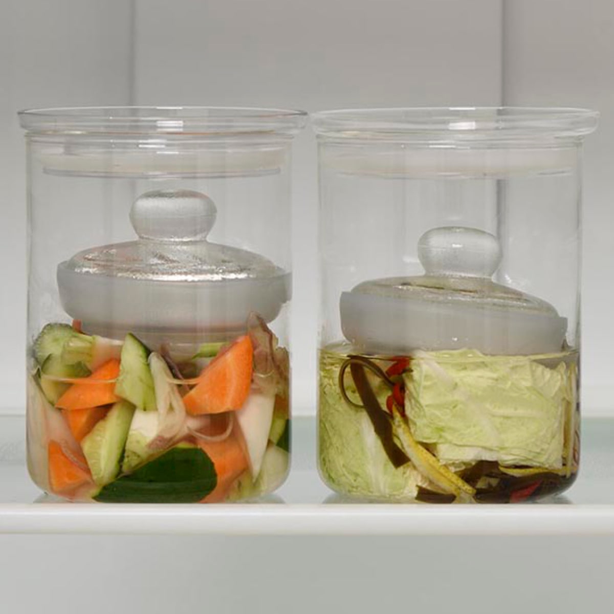 ハリオ 漬物容器 800ml 漬物グラス スリム ( HARIO 耐熱ガラス ガラス 密閉 電子レンジ対応 食洗機対応 漬物器 漬物桶 漬け物容器 一夜漬け 漬物 漬け物 漬け物ポット 漬物ポット 保存容器 レシピ付き 0.8L )