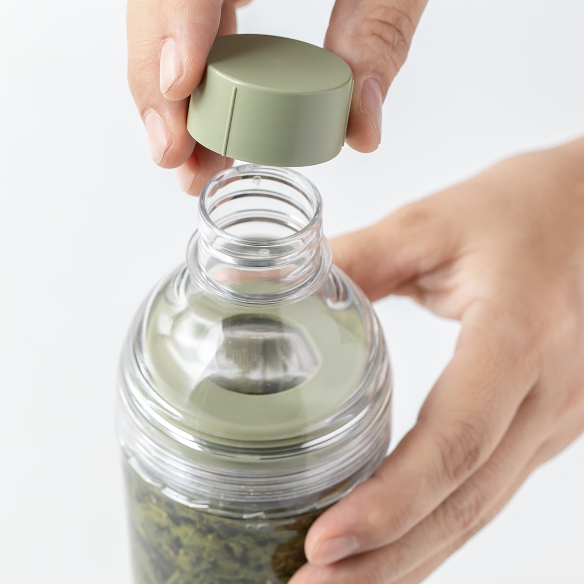 ハリオ フィルターインボトル ポータブル 400ml プラスチック FIBP-40 ( HARIO 食洗機対応 冷水筒 水差し 麦茶ポット 水さし 冷水ポット Filter-in Bottle Portable 持ち運び 熱湯 スリム ストレーナー付き おしゃれ ) 【スモーキーピンク】 スモーキーピンク