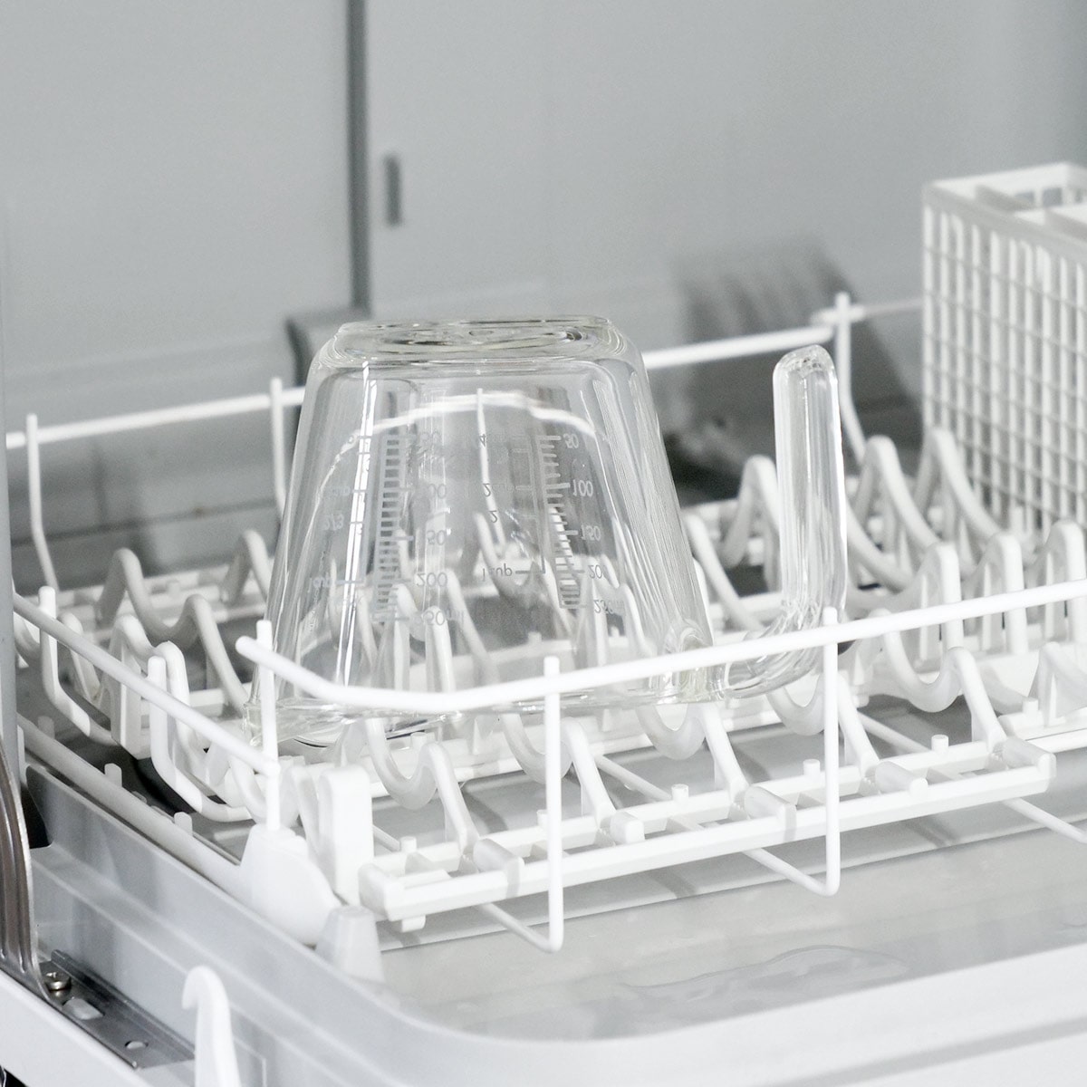 ハリオ メジャーカップ 250ml 耐熱ガラス 取っ手付き ( HARIO 計量コップ メジャーコップ 熱湯OK 200cc ガラス製 電子レンジ対応 食洗機対応 レンジOK オーブン対応 計量器具 計量ツール 目盛り メモリ付き 持ち手付き 下ごしらえ )