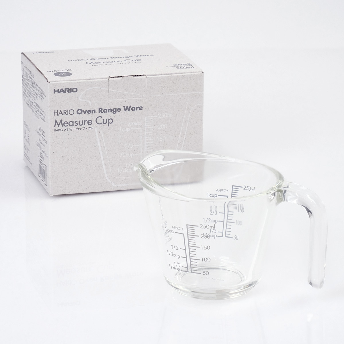 ハリオ メジャーカップ 250ml 耐熱ガラス 取っ手付き ( HARIO 計量コップ メジャーコップ 熱湯OK 200cc ガラス製 電子レンジ対応 食洗機対応 レンジOK オーブン対応 計量器具 計量ツール 目盛り メモリ付き 持ち手付き 下ごしらえ )