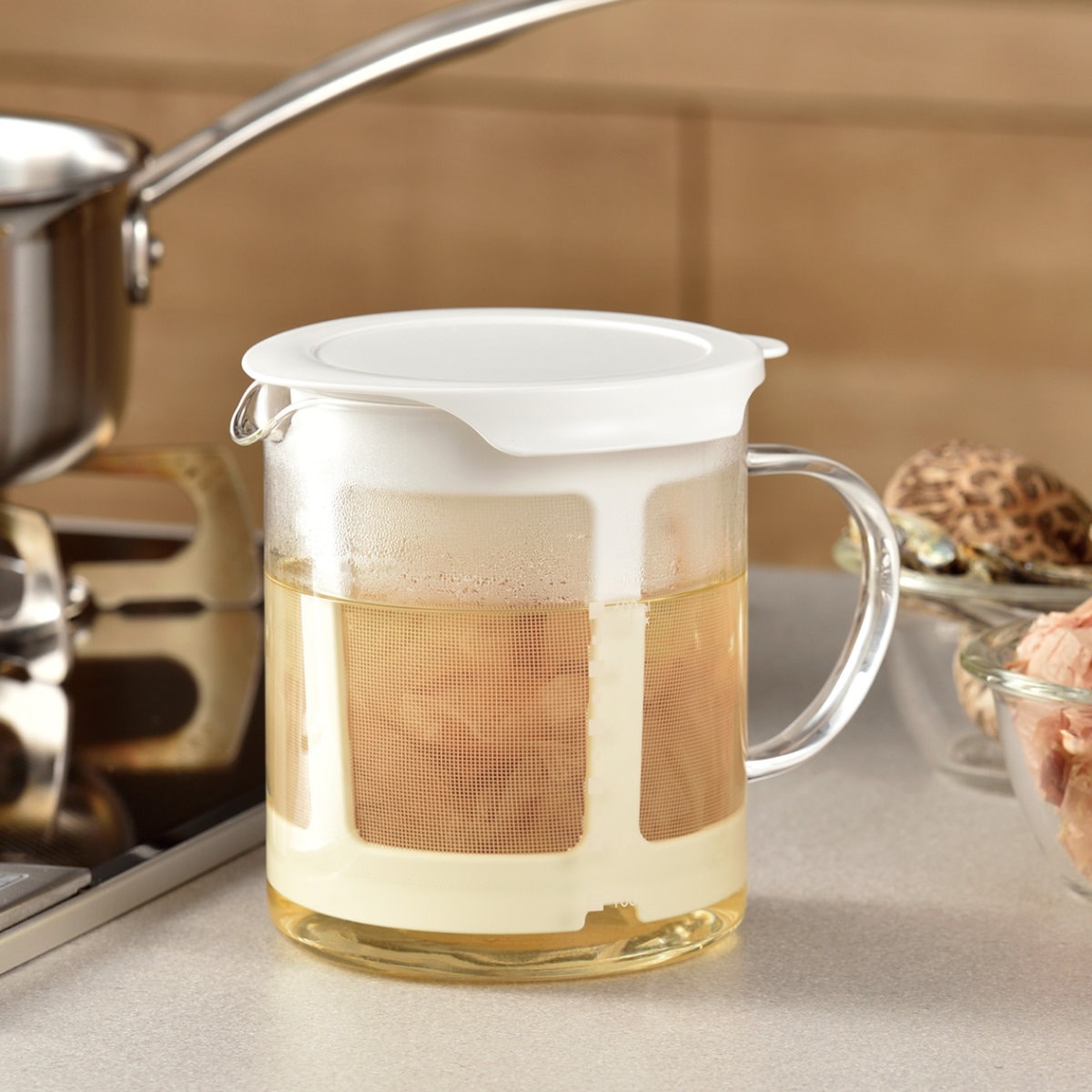 ハリオ だしポット 600ml 耐熱ガラス製 電子レンジ対応 食洗機対応 日本製 ( HARIO 出汁ポット カツオだし 出汁 レンジ だしとり お出汁 離乳食 レシピ付き 耐熱ガラス 保存容器 出し汁 ポット 便利グッズ 手軽 本格 目盛り付き )