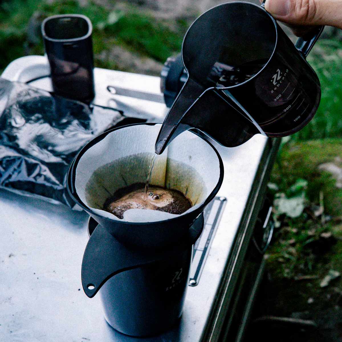 ドリッパー ハリオ V60フラットドリッパー01 1~2杯用 Zebrang ( HARIO 折り畳み 持ち運び コーヒー コーヒードリッパー 日本製 折りたたみ コンパクト シリコン製 1杯 2杯 ハンドドリップ アウトドア )