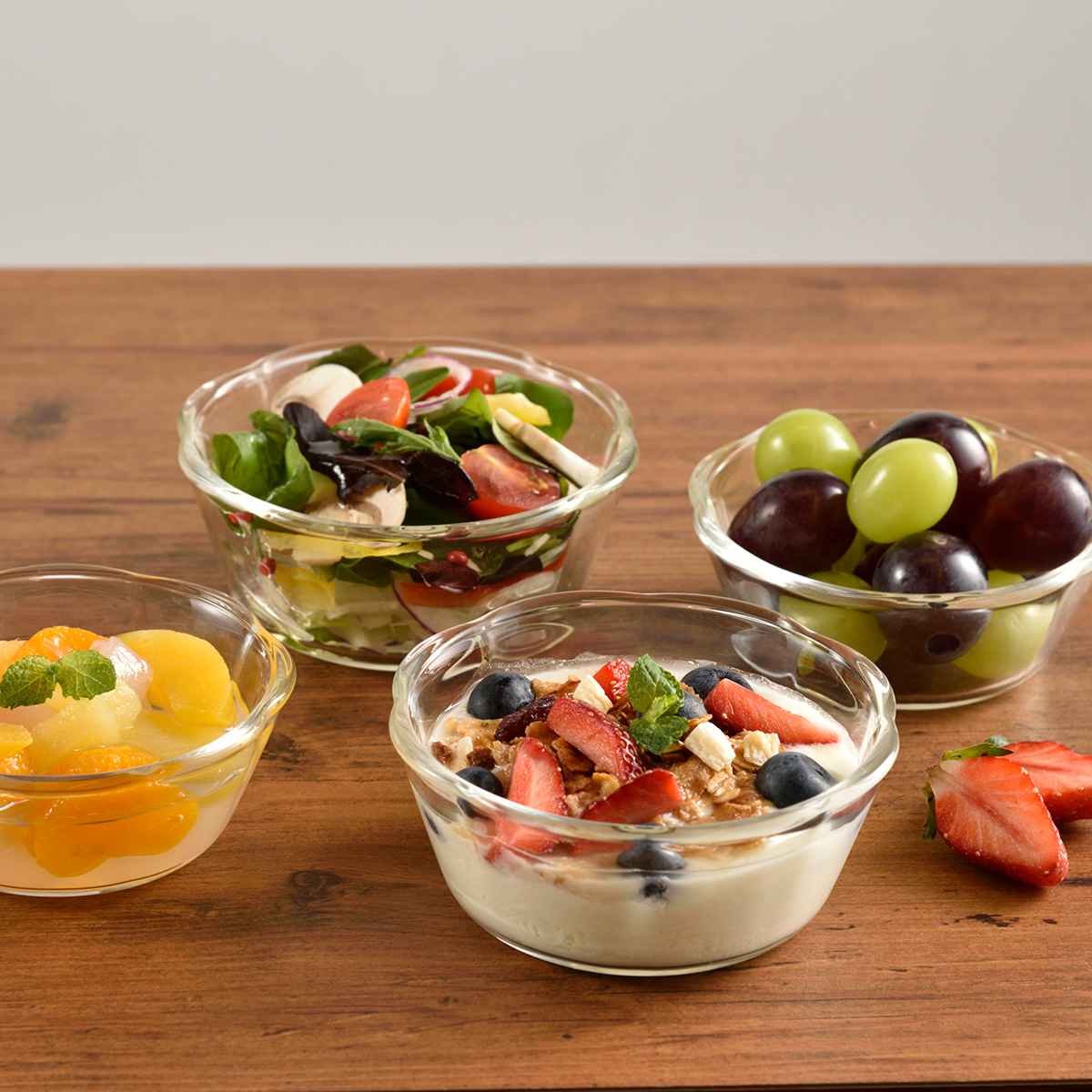 ハリオ スイーツボウル 12cm 耐熱ガラス ( HARIO 食洗機対応 電子レンジ対応 オーブン対応 ボウル デザートボウル 耐熱皿 耐熱ガラス製 フルーツ デザート お菓子作り サラダ おしゃれ )