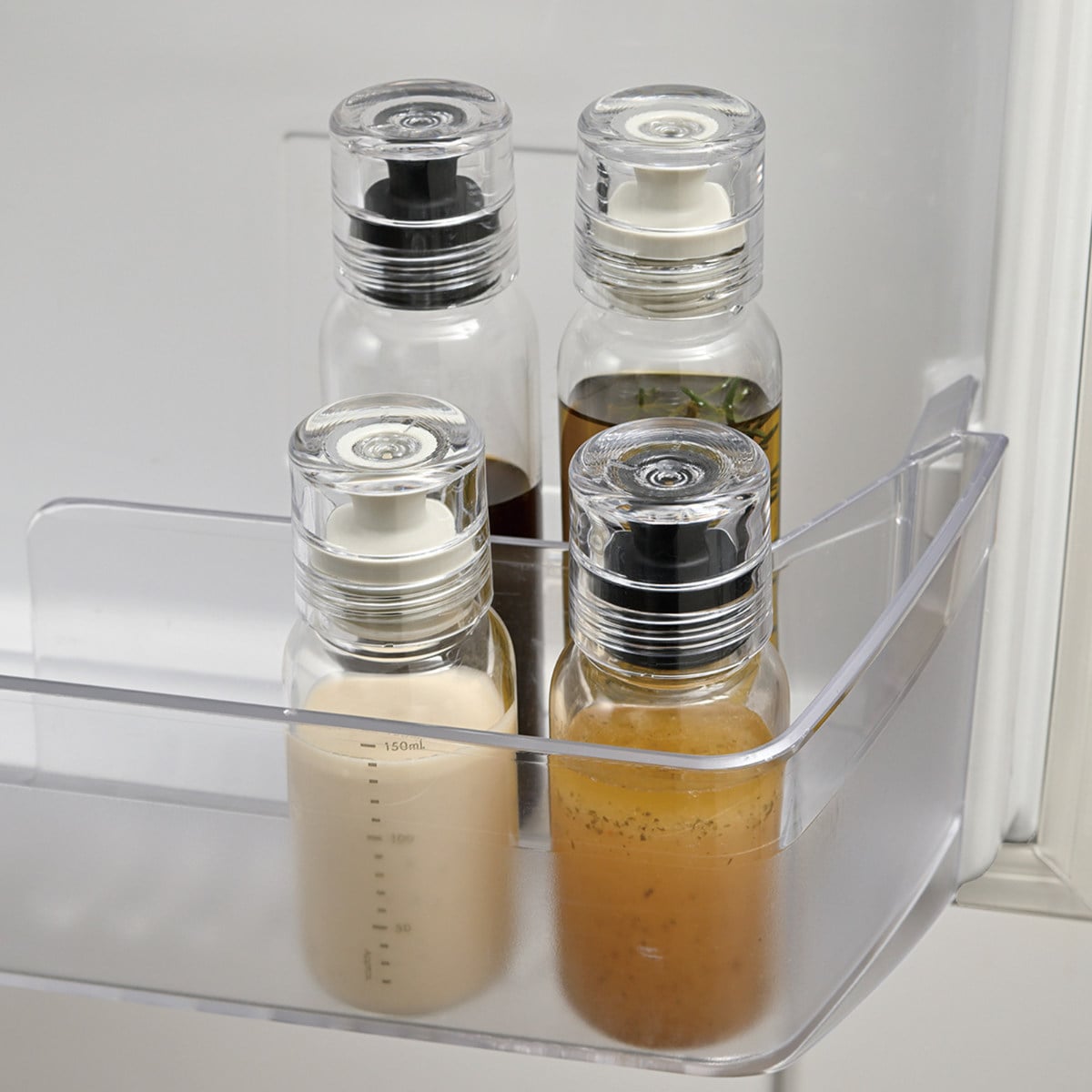 ハリオ ドレッシングボトル スリム 250ml 耐熱ガラス製 ( HARIO 調味料入れ ガラス製 キャニスター 密封 食洗機対応 調味料びん びん 保存びん 調味料 瓶 容器 調味料容器 メモリ付き お手入れ簡単 ) 【ブラック】 ブラック