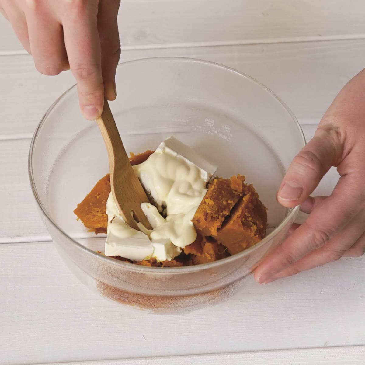 HARIO ハリオ 電子レンジ調理器 蒸し器 ガラスのレンジ蒸し器 ( レンジ調理器 レンジ調理 ガラス製 電子レンジ調理 ボウル 蒸し皿 食洗機対応 蒸し料理 電子レンジ料理 蒸し 蒸す 便利 下ごしらえ ザル 水切りざる 時短 手軽 簡単 )