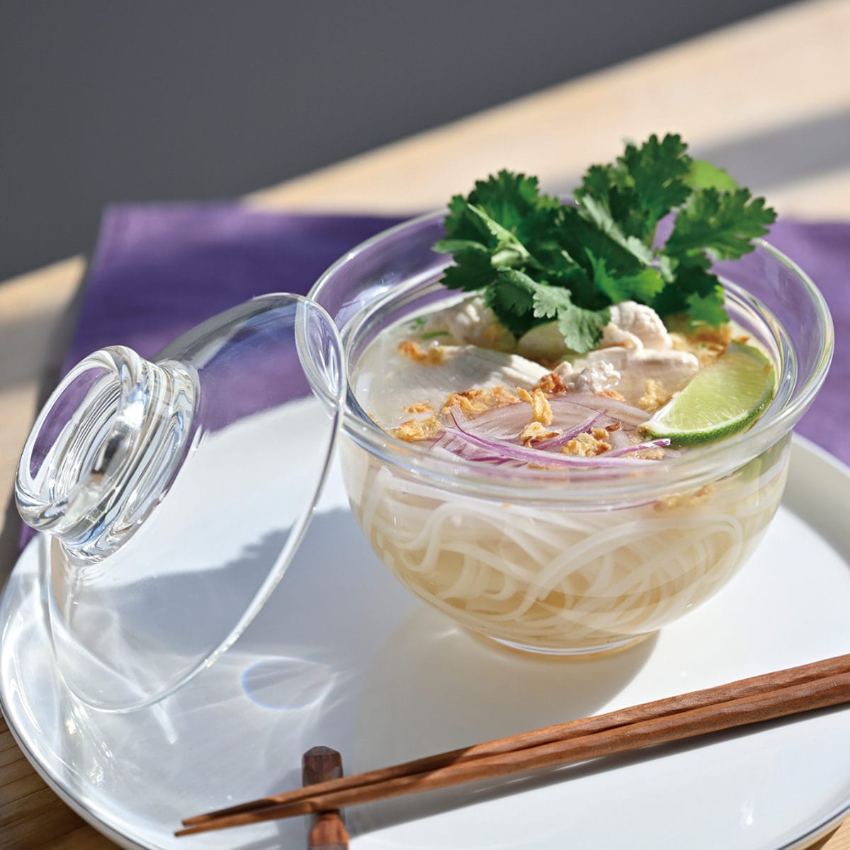 HARIO ハリオ 丼鉢 ガラスの丼鉢 ( ガラス 耐熱ガラス 日本製 電子レンジ対応 食洗機対応 丼物 丼 どんぶり 鉢 器 うつわ ボール ボウル 蓋付き おしゃれ シンプル )