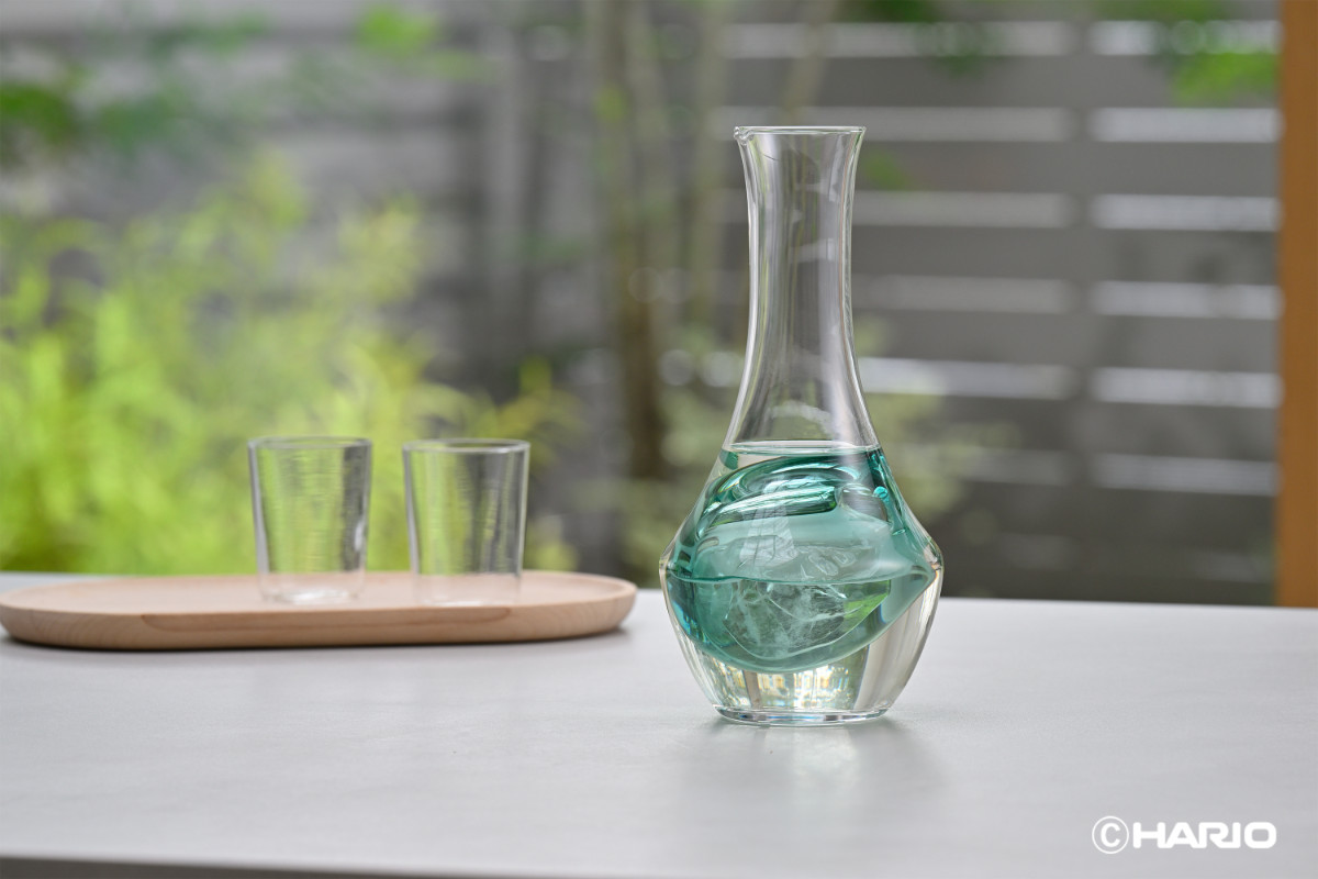 HARIO クールカラフェ N ( ハリオ 360ml 氷ポケット ガラス カラフェ 徳利 2合分 冷酒 日本酒 ポット 酒器 お酒 酒 スタイリッシュ おしゃれ モダン シンプル ) 【グレー】 グレー