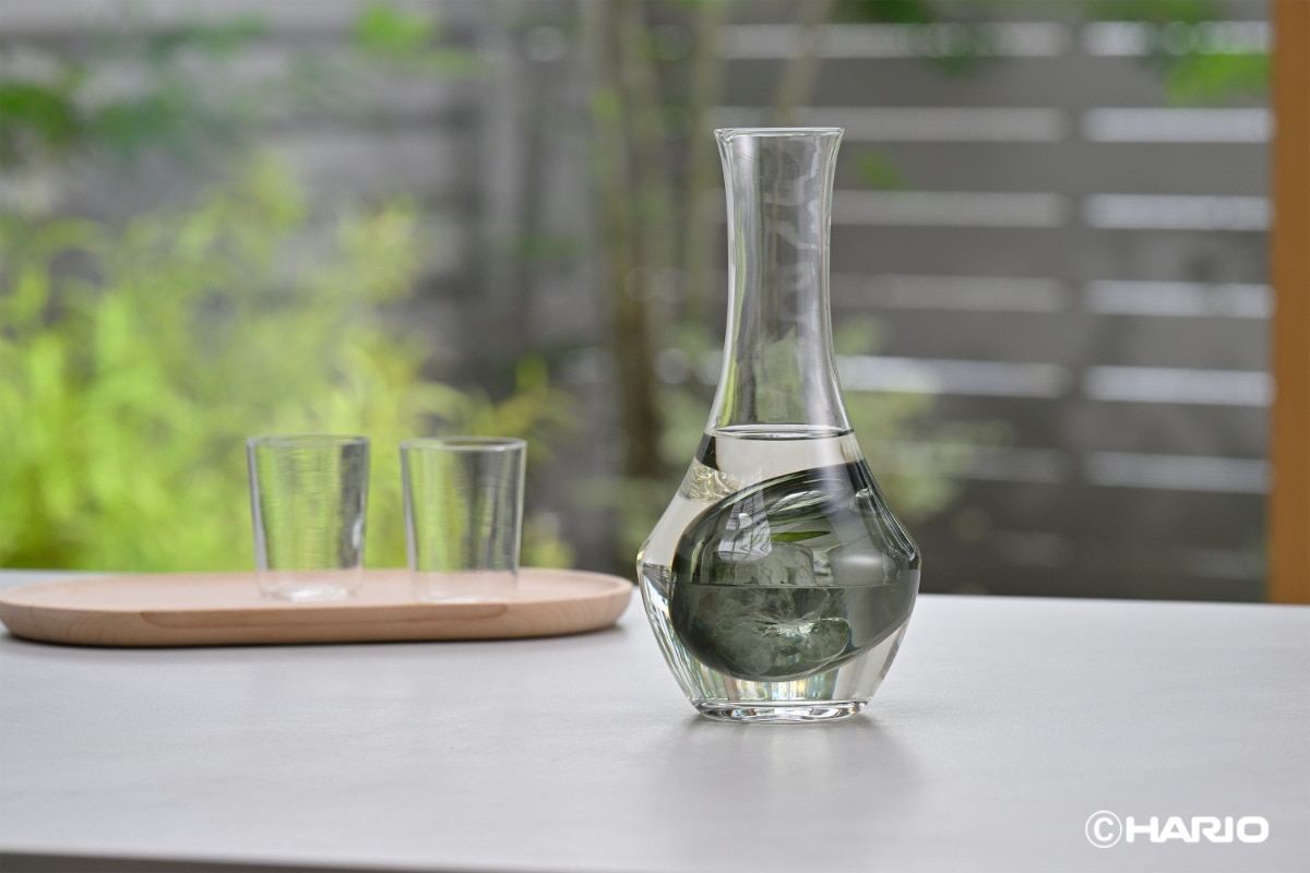 HARIO クールカラフェ N ( ハリオ 360ml 氷ポケット ガラス カラフェ 徳利 2合分 冷酒 日本酒 ポット 酒器 お酒 酒 スタイリッシュ おしゃれ モダン シンプル ) 【グレー】 グレー