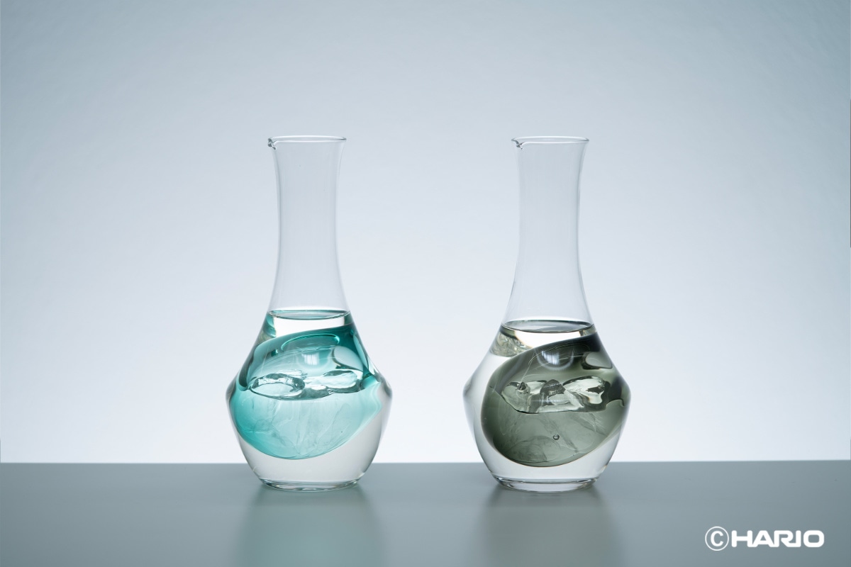 HARIO クールカラフェ N ( ハリオ 360ml 氷ポケット ガラス カラフェ 徳利 2合分 冷酒 日本酒 ポット 酒器 お酒 酒 スタイリッシュ おしゃれ モダン シンプル ) 【グレー】 グレー