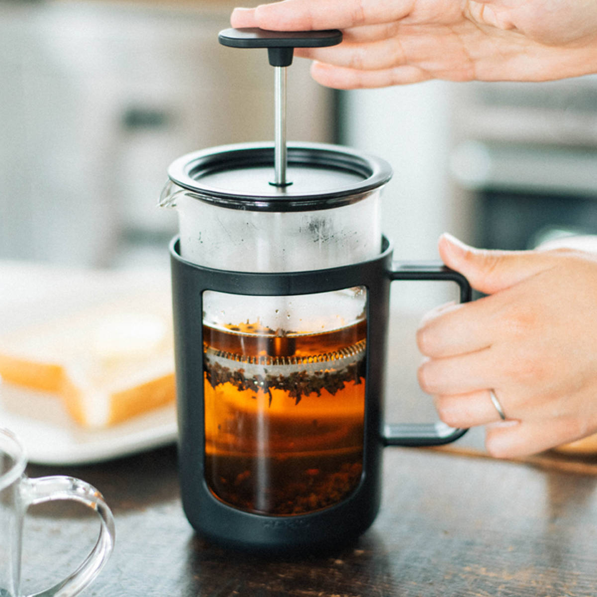 HARIO ハリオ コーヒープレス カフェプレス・U ( 600ml 4杯分 プレス式 コーヒーメーカー 耐熱ガラス 食洗機対応 日本製 コーヒー 紅茶 ティープレス ドリッパー ペーパーレス おしゃれ カフェ スタイリッシュ アウトドア )