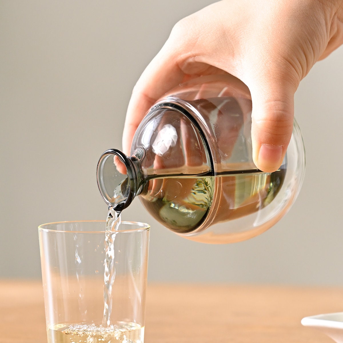 HARIO ハリオ どんぐりカラフェ ( 180ml 1合 食洗機対応 耐熱ガラス 二重構造 水差し 徳利 水 お茶 日本酒 酒器 お酒 酒 おしゃれ シンプル モダン 和モダン )