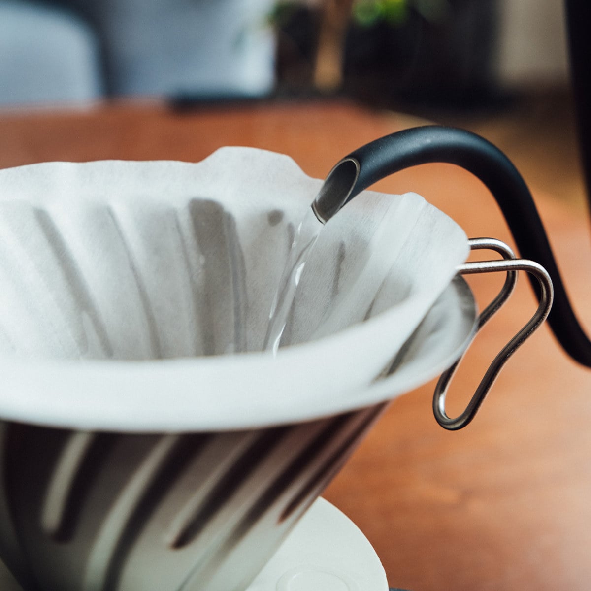 HARIO ハリオ V60 チタンドリッパー 01 ( 1~2杯用 食洗機対応 ドリッパー ハンドドリップ ドリップコーヒー ドリップ おしゃれ シンプル 軽い アウトドア )