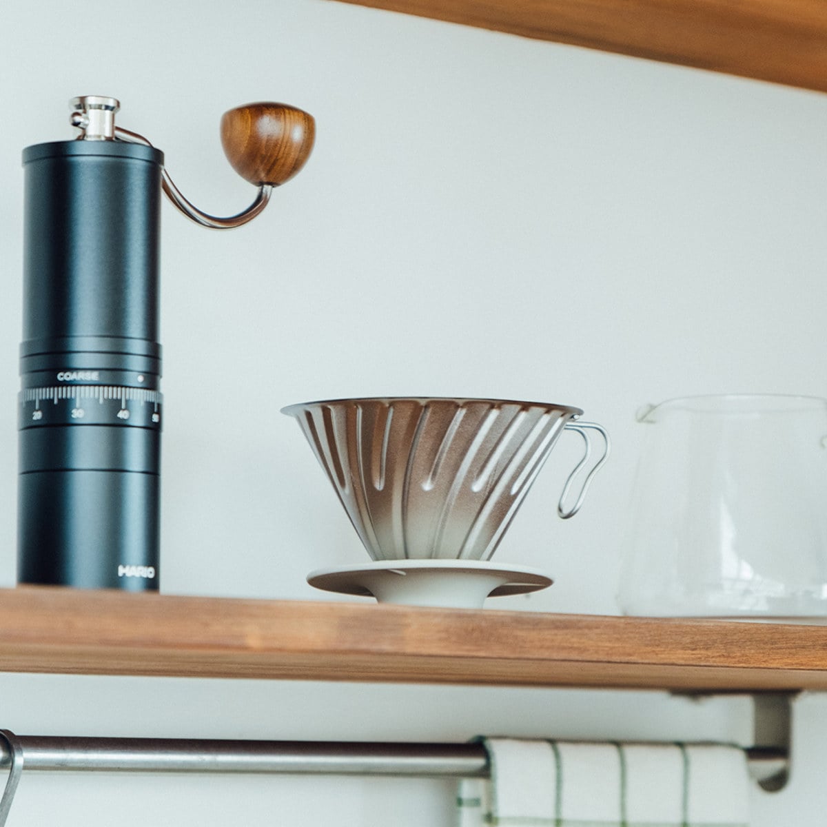 HARIO ハリオ V60 チタンドリッパー 02 ( 1~4杯用 食洗機対応 ドリッパー ハンドドリップ ドリップコーヒー ドリップ おしゃれ シンプル 軽い アウトドア )