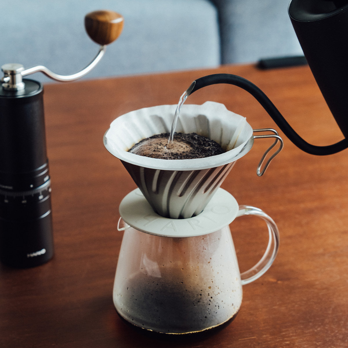 HARIO ハリオ V60 チタンドリッパー 02 ( 1~4杯用 食洗機対応 ドリッパー ハンドドリップ ドリップコーヒー ドリップ おしゃれ シンプル 軽い アウトドア )