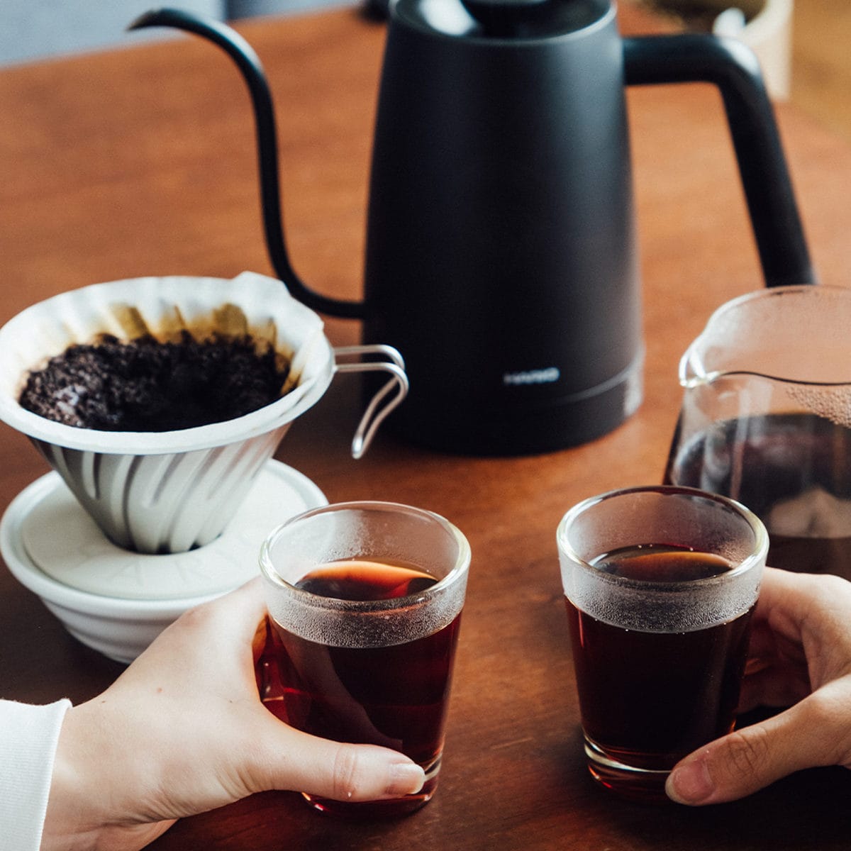 HARIO ハリオ V60 チタンドリッパー 02 ( 1~4杯用 食洗機対応 ドリッパー ハンドドリップ ドリップコーヒー ドリップ おしゃれ シンプル 軽い アウトドア )