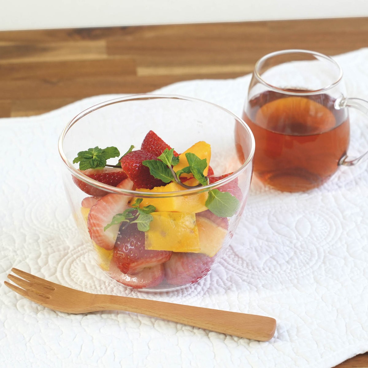 HARIO ハリオ 保存容器 カルボウル 耐熱ガラスkaruボウル 2個セット ( ボウル 耐熱ガラス ガラス 電子レンジ対応 食洗機対応 オーブン対応 日本製 耐熱容器 容器 ガラス容器 ガラスボウル メモリ付き 軽量 食器 900ml 1600ml )