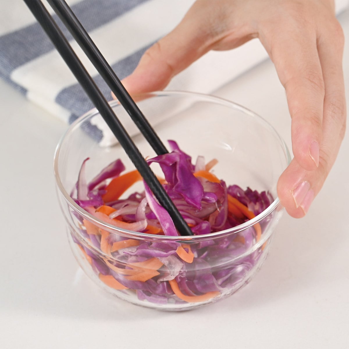 HARIO ハリオ 保存容器 ボウルップ 耐熱ガラス保存ボウル 350 ( ボウル 耐熱ガラス ガラス 電子レンジ対応 食洗機対応 オーブン対応 日本製 耐熱容器 蓋つき 保存 容器 食品保存 ガラス容器 ガラス保存容器 BPAフリー フタ )