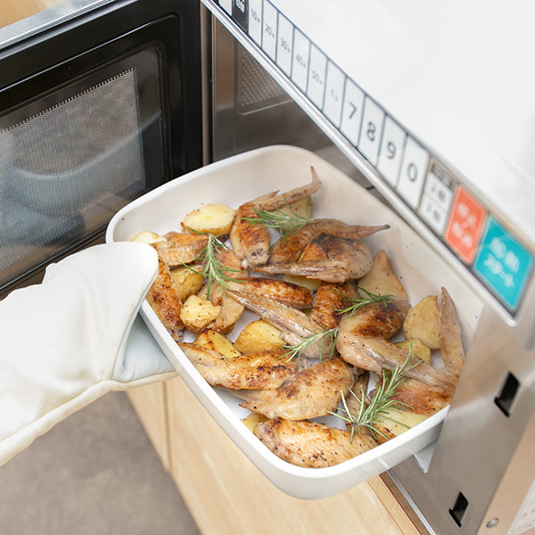 保存容器 ホーロー製 1.6L 角型 富士ホーロー 浅型角容器 L Konte コンテ ( HoneyWare ストックポット 調味料入れ ストッカー 容器 フードコンテナ 作り置き ぬか漬け容器 漬物容器 食品保存 オーブン対応 おしゃれ 白 ホワイト )