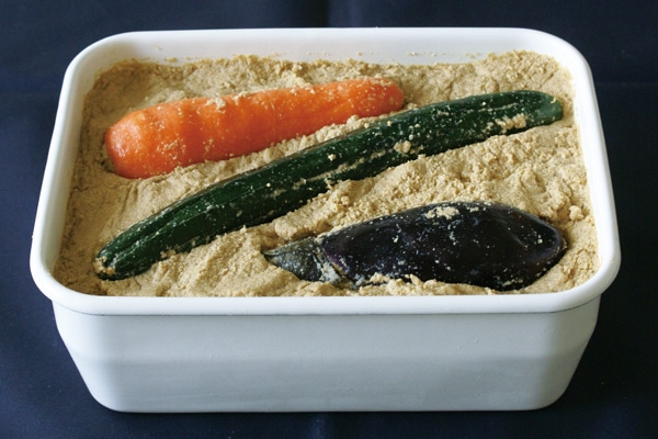 ぬかづけ容器 角型 ホーロー製 水抜き付き 2.8L HoneyWare 富士ホーロー ( ぬか漬け容器 漬物容器 水取り器付き 漬物桶 漬け物桶 ホーロー容器 琺瑯容器 保存容器 食品保存 おしゃれ ハニーウェア )