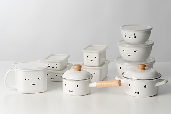 保存容器 ホーロー製 1.2L ストックポット ハンドル付き ミッフィー 富士ホーロー HoneyWere ( 味噌容器 みそ容器 味噌ポット ホーロー容器 琺瑯容器 食洗機対応 オーブン対応 冷凍 冷蔵 ストッカー 食品保存 おしゃれ 白 miffy )