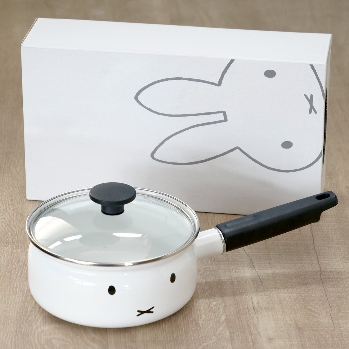 片手鍋 18cm IH対応 富士ホーロー ミッフィーフェイス ( ガス火対応 片手なべ ホーロー鍋 琺瑯鍋 ほうろう鍋 ガラス蓋付き 18センチ 鍋 なべ ガラス蓋 おしゃれ 琺瑯製 HoneyWere ハニーウェア ミッフィー )