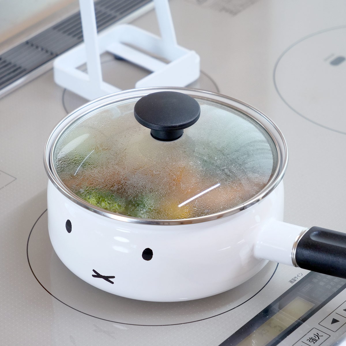 片手鍋 18cm IH対応 富士ホーロー ミッフィーフェイス ( ガス火対応 片手なべ ホーロー鍋 琺瑯鍋 ほうろう鍋 ガラス蓋付き 18センチ 鍋 なべ ガラス蓋 おしゃれ 琺瑯製 HoneyWere ハニーウェア ミッフィー )