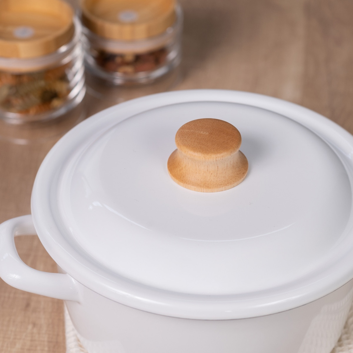 キャセロール 20cm IH対応 Cotton Plus 富士ホーロー Honey Ware ( ハニーウェア ガス火対応 両手鍋 琺瑯鍋 20センチ オーブン対応 ホーローココット ほうろう鍋 蓋付き 注ぎ口 目盛り付き 両手なべ 調理器具 おしゃれ ) 【アッシュブルー】 アッシュブルー