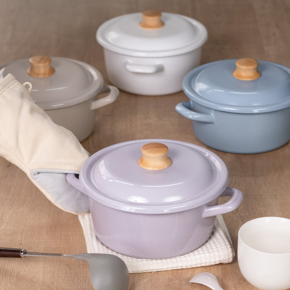 キャセロール 20cm IH対応 Cotton Plus 富士ホーロー Honey Ware ( ハニーウェア ガス火対応 両手鍋 琺瑯鍋 20センチ オーブン対応 ホーローココット ほうろう鍋 蓋付き 注ぎ口 目盛り付き 両手なべ 調理器具 おしゃれ ) 【アッシュブルー】 アッシュブルー