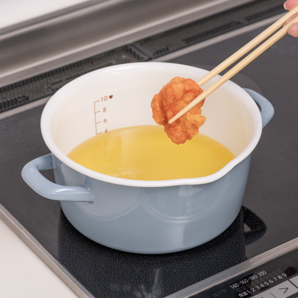 キャセロール 20cm IH対応 Cotton Plus 富士ホーロー Honey Ware ( ハニーウェア ガス火対応 両手鍋 琺瑯鍋 20センチ オーブン対応 ホーローココット ほうろう鍋 蓋付き 注ぎ口 目盛り付き 両手なべ 調理器具 おしゃれ ) 【アッシュブルー】 アッシュブルー