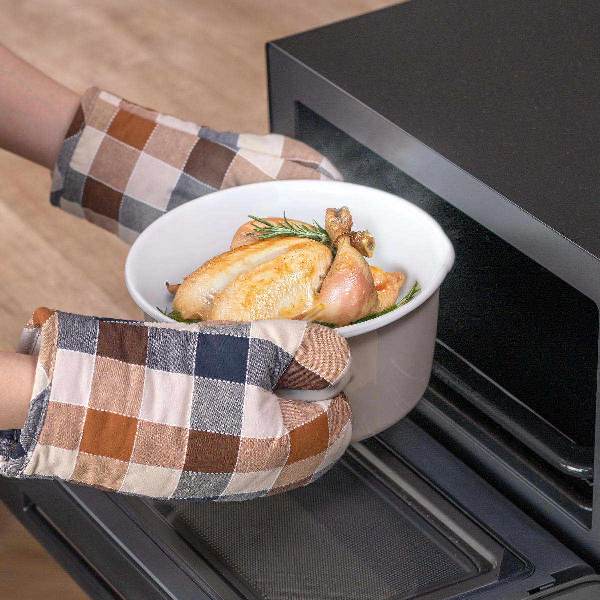 キャセロール 20cm IH対応 Cotton Plus 富士ホーロー Honey Ware ( ハニーウェア ガス火対応 両手鍋 琺瑯鍋 20センチ オーブン対応 ホーローココット ほうろう鍋 蓋付き 注ぎ口 目盛り付き 両手なべ 調理器具 おしゃれ ) 【アッシュブルー】 アッシュブルー