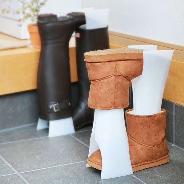 ブーツホルダー スペースセーバー 2足分 4個入り ( ブーツキーパー ブーツスタンド シューキーパー ブーツ 4個 靴 収納 省スペース 伸縮 ショート ロング 脱臭剤付き 脱臭 消臭 逆さ 靴箱 玄関 靴収納 シューズ )