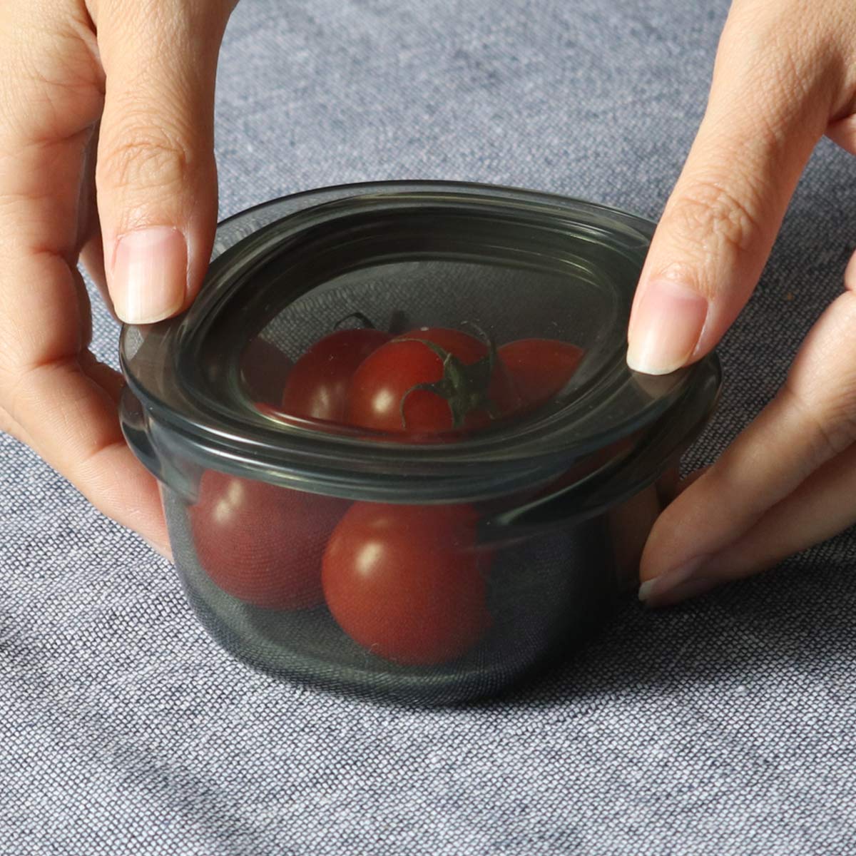 保存容器 200ml 調理ができる保存容器 Sサイズ 4個入 ( 日本製 密閉 プラスチック 電子レンジ対応 食洗機対応 冷凍庫OK 電子レンジ調理器 保存 容器 フードコンテナ 0.2L 透明 割れにくい 軽い 丈夫 キャニスター フードストッカー ) 【グレー】 グレー