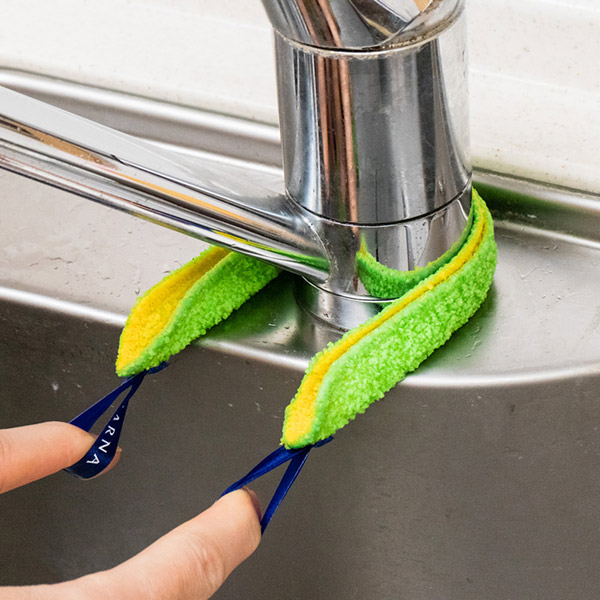 marna マーナ これは使える! 蛇口まわりの水垢落とし W342 ( クロス 蛇口 掃除 水回り 磨き 水垢 タワシ 洗面所 洗面台 キッチン お風呂 水あか 水アカ 汚れ 落とす 清掃 洗浄 洗剤なし 水だけ クリーナー 掃除用品 掃除道具 ) 【グレー】 グレー