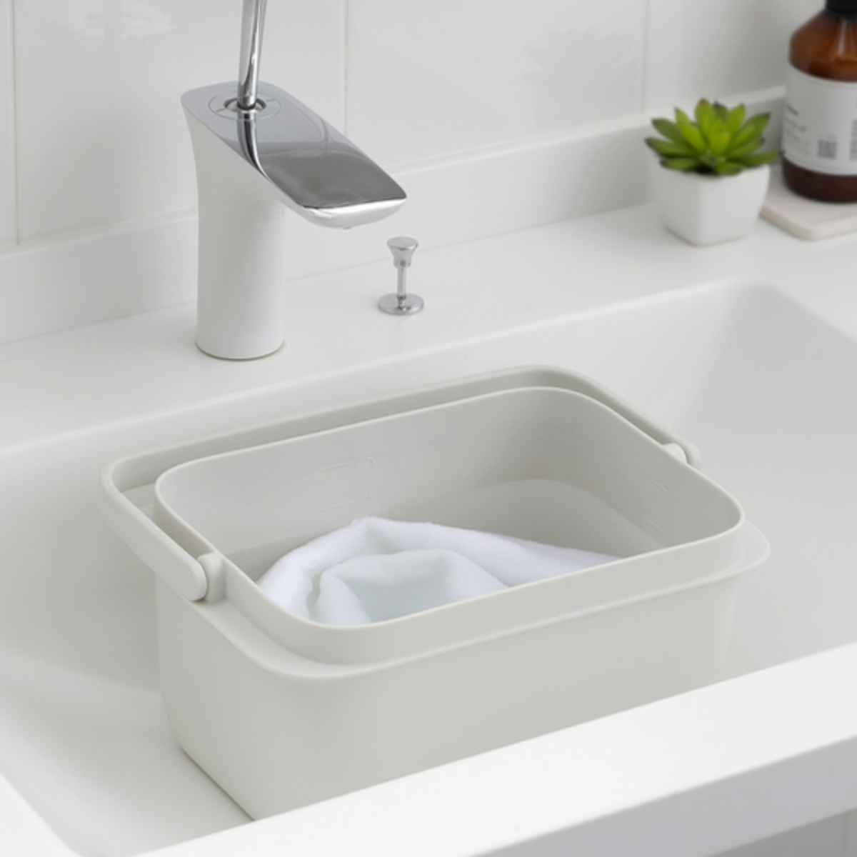 marna マーナ きれいに暮らす。 バケツ W627W ( バケツ 5L ふた付き 角型バケツ ばけつ 蓋付き つけ置き 収納 スクエア シンプル 白 四角 目盛り付き 上靴 靴洗い 洗濯 おしゃれ )