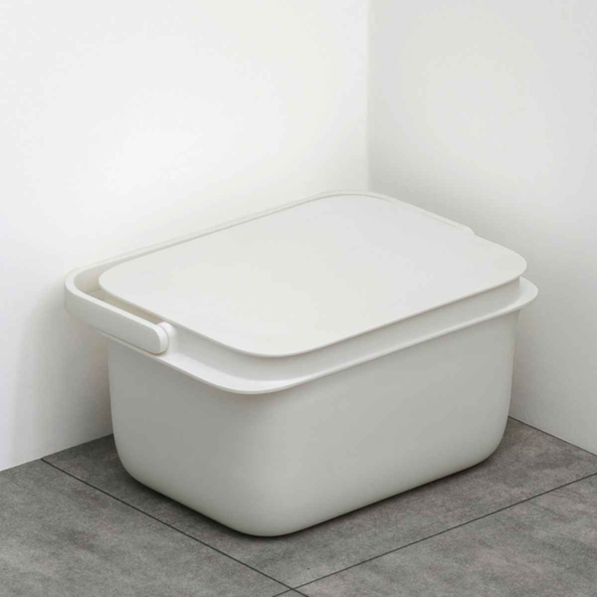 marna マーナ きれいに暮らす。 バケツ W627W ( バケツ 5L ふた付き 角型バケツ ばけつ 蓋付き つけ置き 収納 スクエア シンプル 白 四角 目盛り付き 上靴 靴洗い 洗濯 おしゃれ )