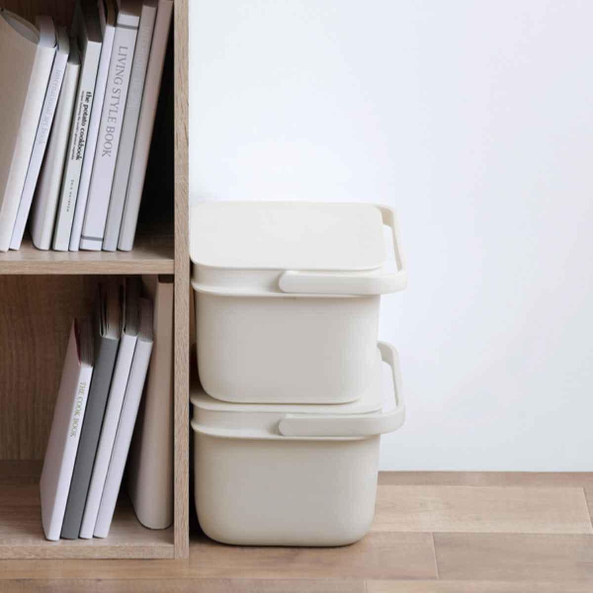 marna マーナ きれいに暮らす。 バケツ W627W ( バケツ 5L ふた付き 角型バケツ ばけつ 蓋付き つけ置き 収納 スクエア シンプル 白 四角 目盛り付き 上靴 靴洗い 洗濯 おしゃれ )